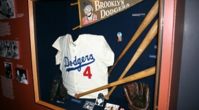 A Few Interesting Facts on Baseball Clothing